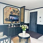 Luxe Paradise Premium Hotel