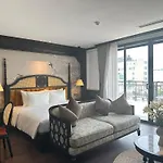 Luxe Paradise Premium Hotel