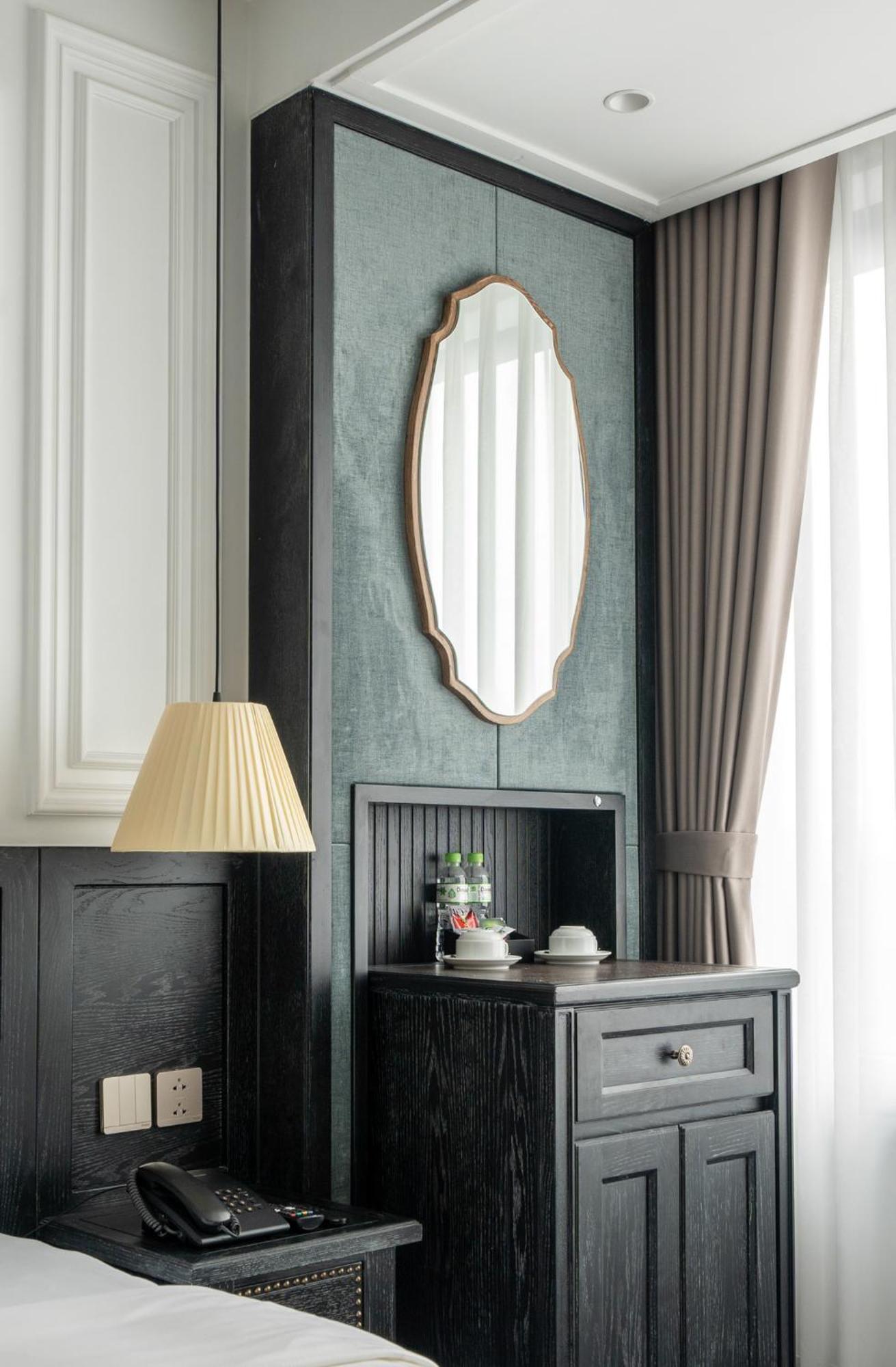 Luxe Paradise Premium 4* Hanoi